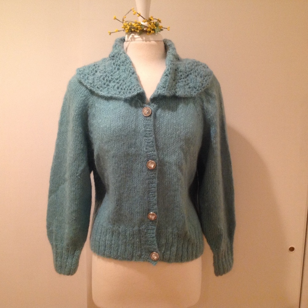 SOLD-JENNIFER REED Retro Style Sweater Size Med